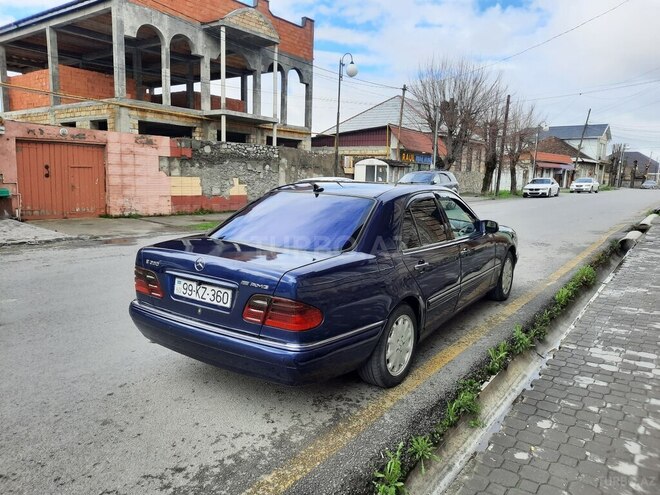 Mercedes E 200 1995, 380,000 km - 2.0 л - Şəki