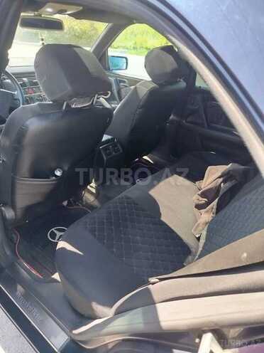 Mercedes E 240-2