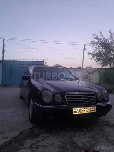 Mercedes E 240-8