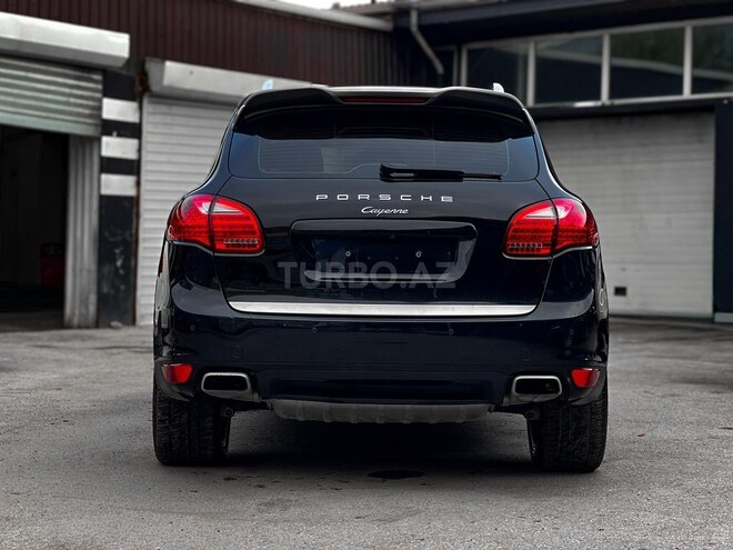 Porsche Cayenne-2