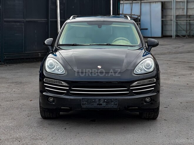 Porsche Cayenne-1