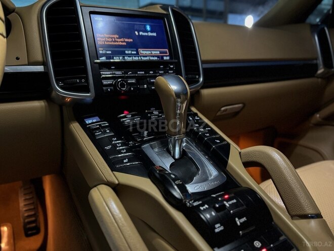 Porsche Cayenne-10