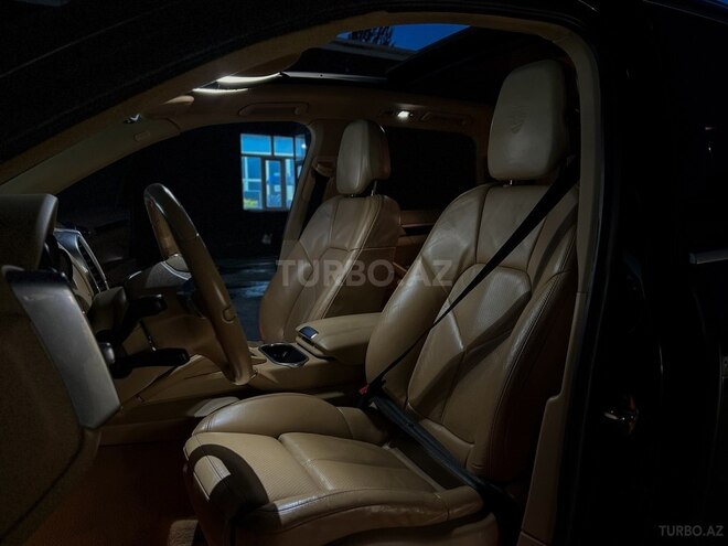 Porsche Cayenne-13