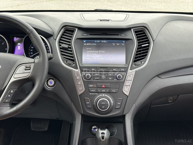 Hyundai Santa Fe-13