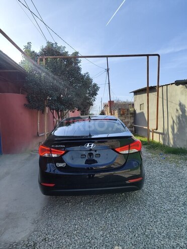 Hyundai Elantra-4
