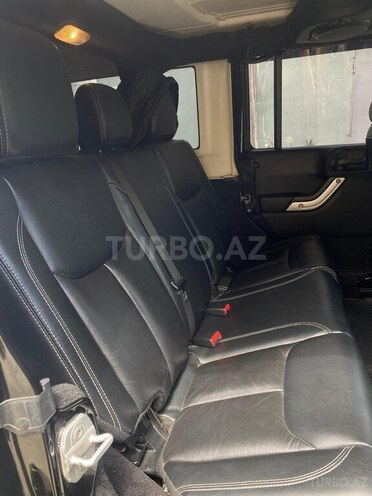 Jeep Wrangler-12