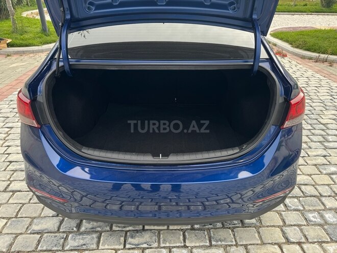 Hyundai Accent-17