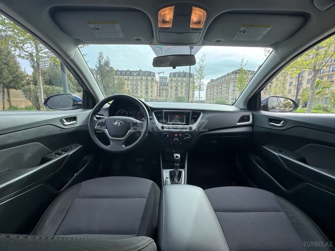 Hyundai Accent-9
