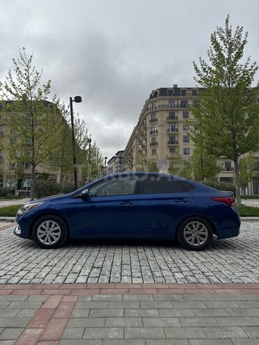 Hyundai Accent-5