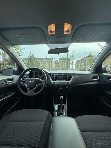 Hyundai Accent-13