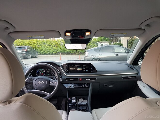 Hyundai Sonata-16