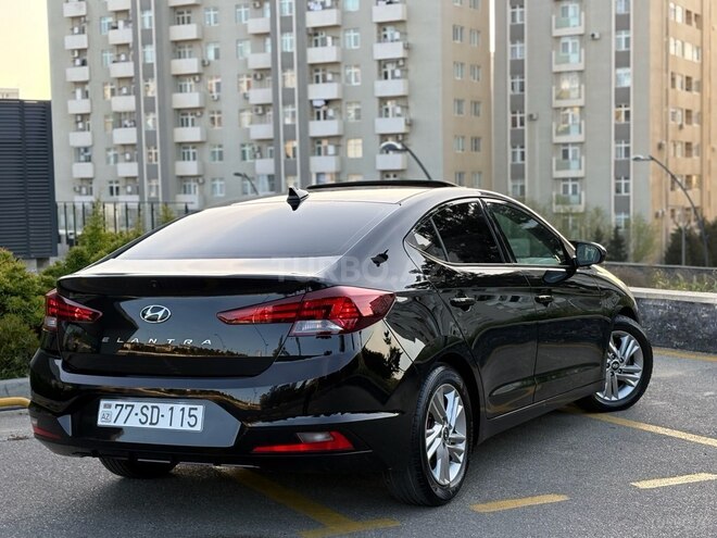 Hyundai Elantra-2