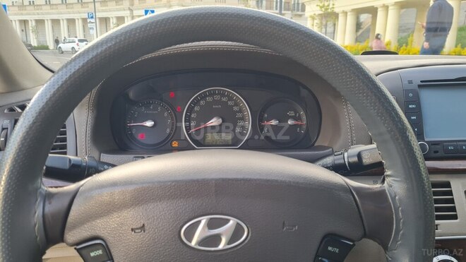 Hyundai Sonata-11