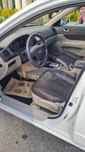 Hyundai Sonata-12