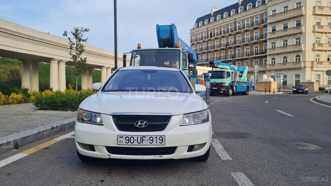 Hyundai Sonata-1