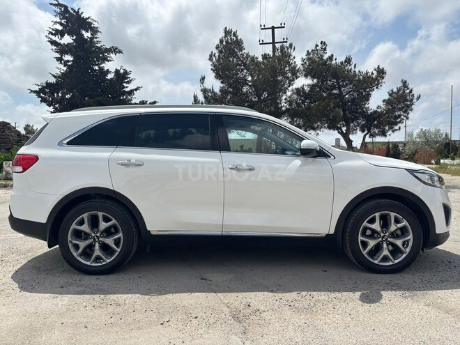 Kia Sorento-13