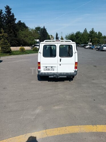 Ford Transit-3