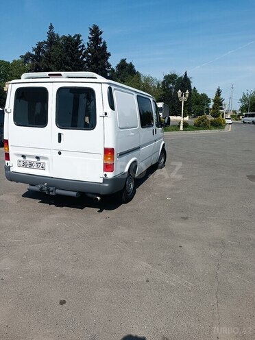 Ford Transit-4