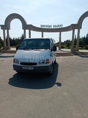 Ford Transit-1