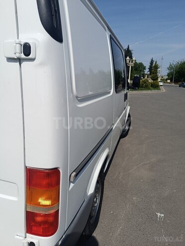 Ford Transit-5