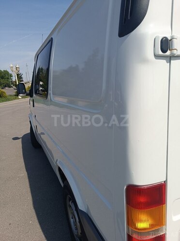 Ford Transit-6