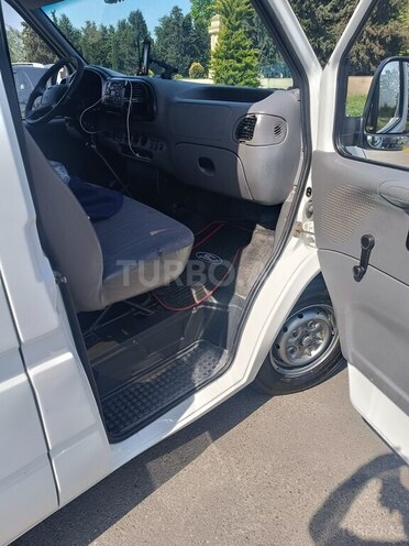 Ford Transit-9