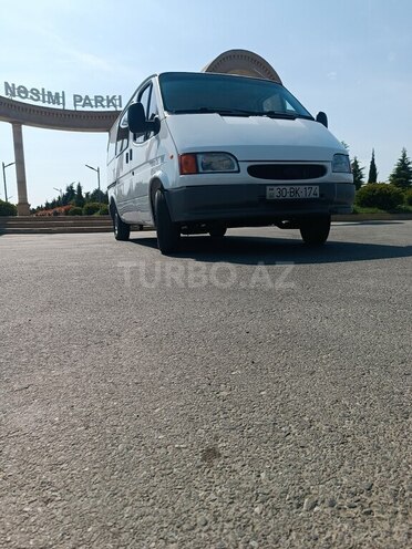 Ford Transit-8