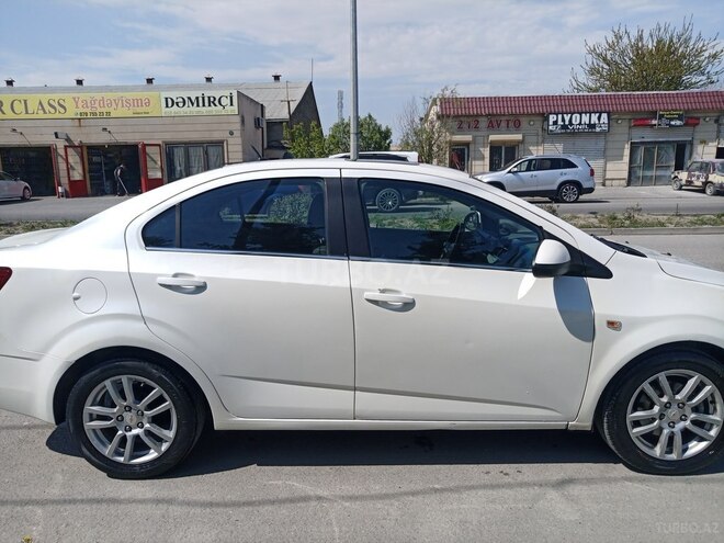 Chevrolet Aveo-3
