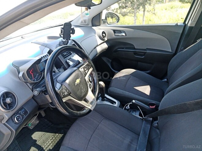 Chevrolet Aveo-7
