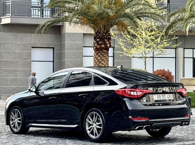 Hyundai Sonata-12
