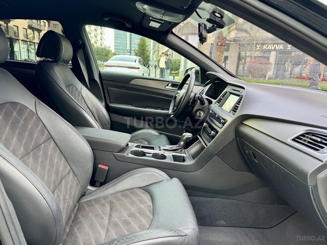Hyundai Sonata-16