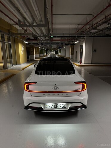 Hyundai Sonata-4