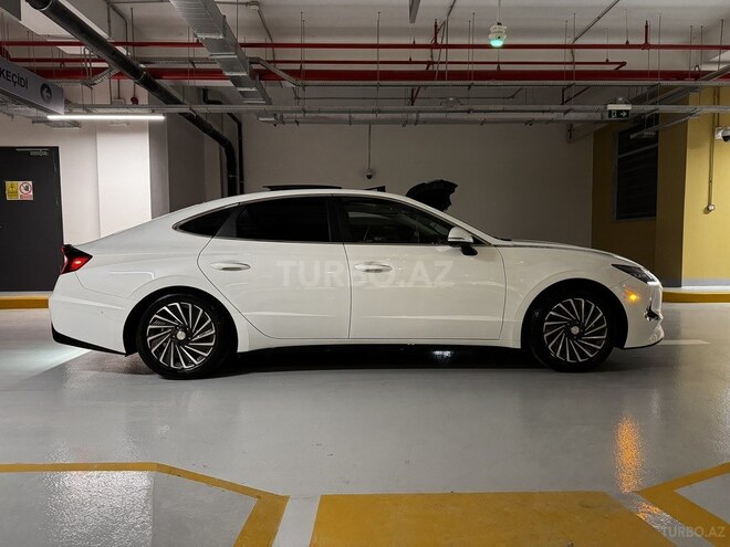 Hyundai Sonata-12
