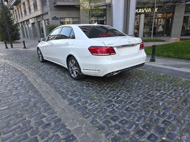 Mercedes E 220-2
