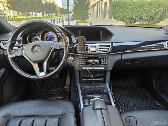 Mercedes E 220-12