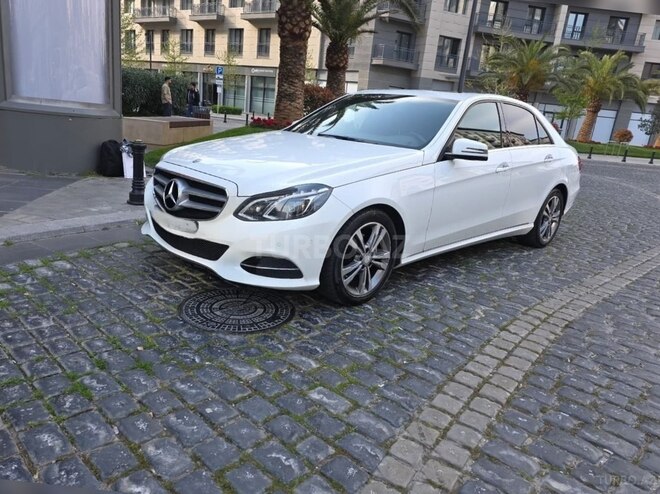 Mercedes E 220-1