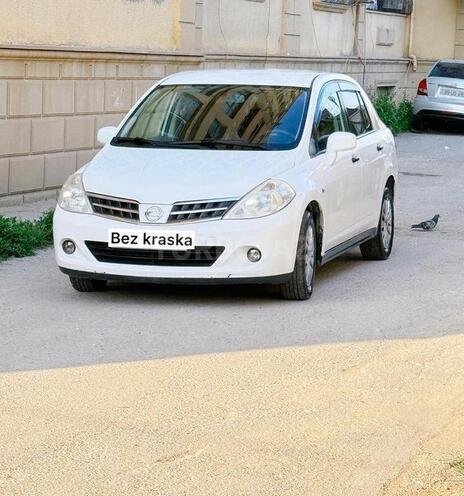 Nissan Tiida-1
