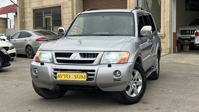 Mitsubishi Pajero-3