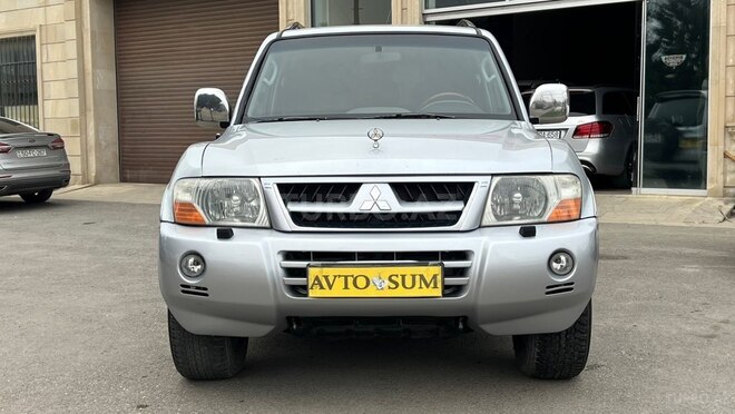 Mitsubishi Pajero-9