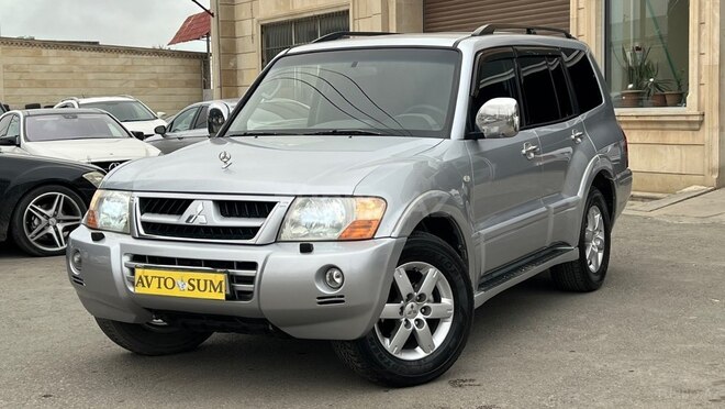 Mitsubishi Pajero-1