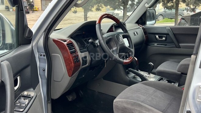 Mitsubishi Pajero-15