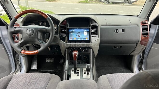 Mitsubishi Pajero-16