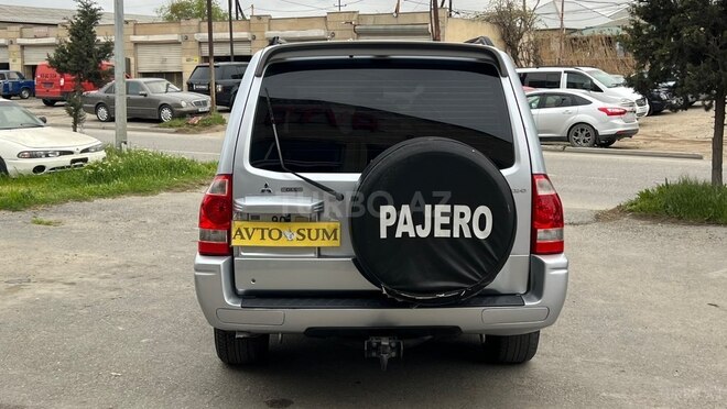Mitsubishi Pajero-10