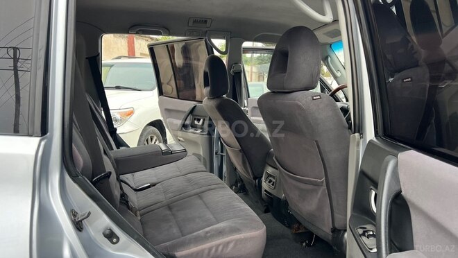 Mitsubishi Pajero-17