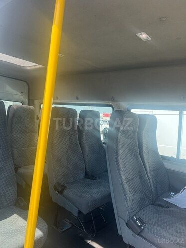 Ford Transit-17