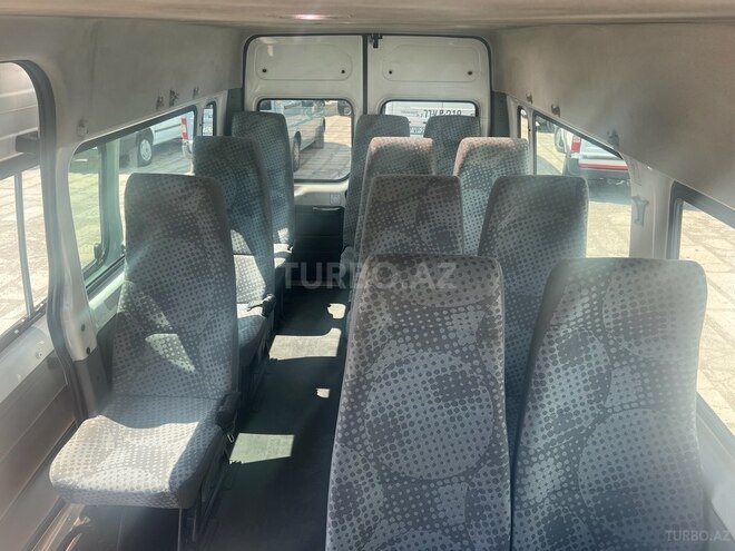 Ford Transit-14