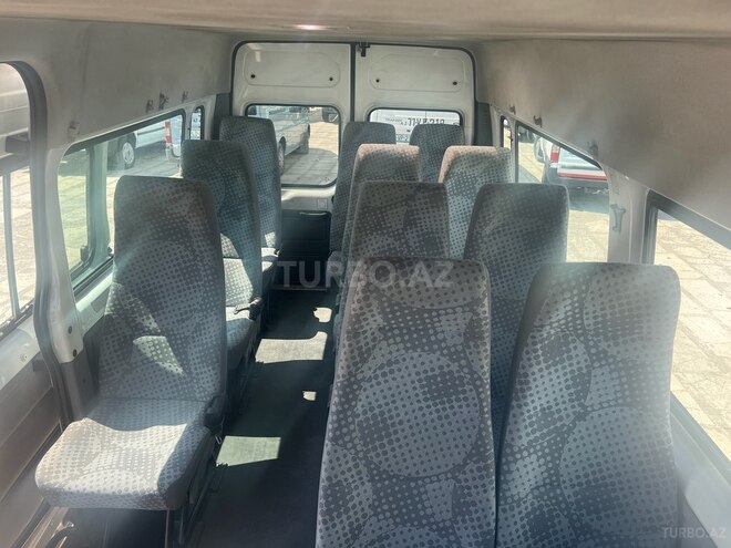 Ford Transit-15