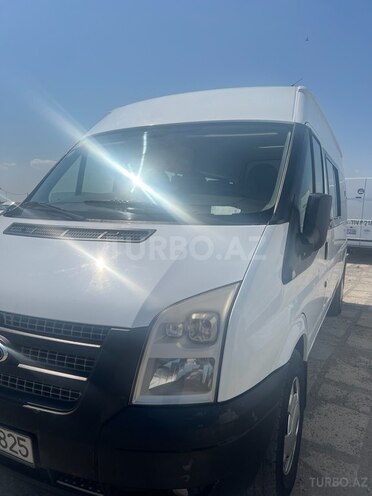 Ford Transit-2