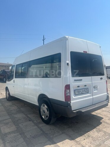 Ford Transit-9