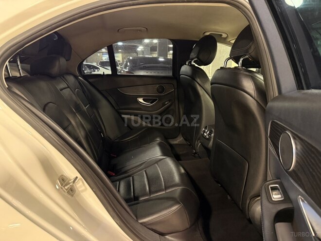 Mercedes C 300-11